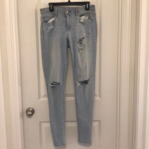 American Eagle ripped knee skinny jeans
